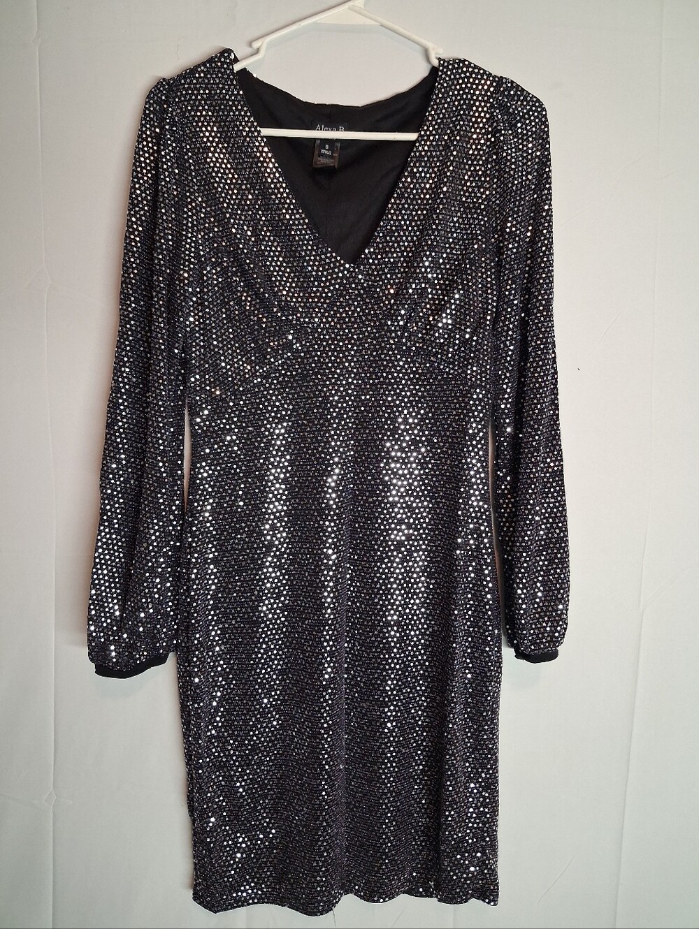 Alexa B Glitter Sequin Party Dress V-Neck Long Sleeve Size 6